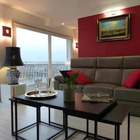 Lumineux A Avec Terrasse Et Proche Centre - Fr-1-489-413 Apartment *