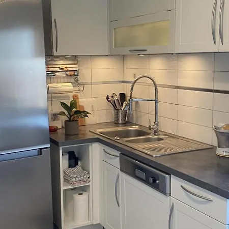 Apartment Lumineux A Avec Terrasse Et Proche Centre - Fr-1-489-413 *
