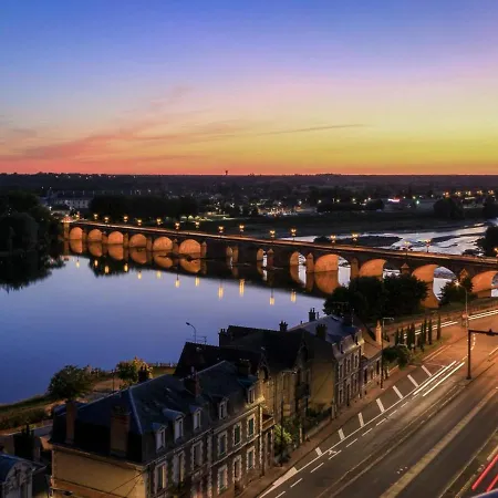 Lumineux A Avec Terrasse Et Proche Centre - Fr-1-489-413 * Moulins (Allier)
